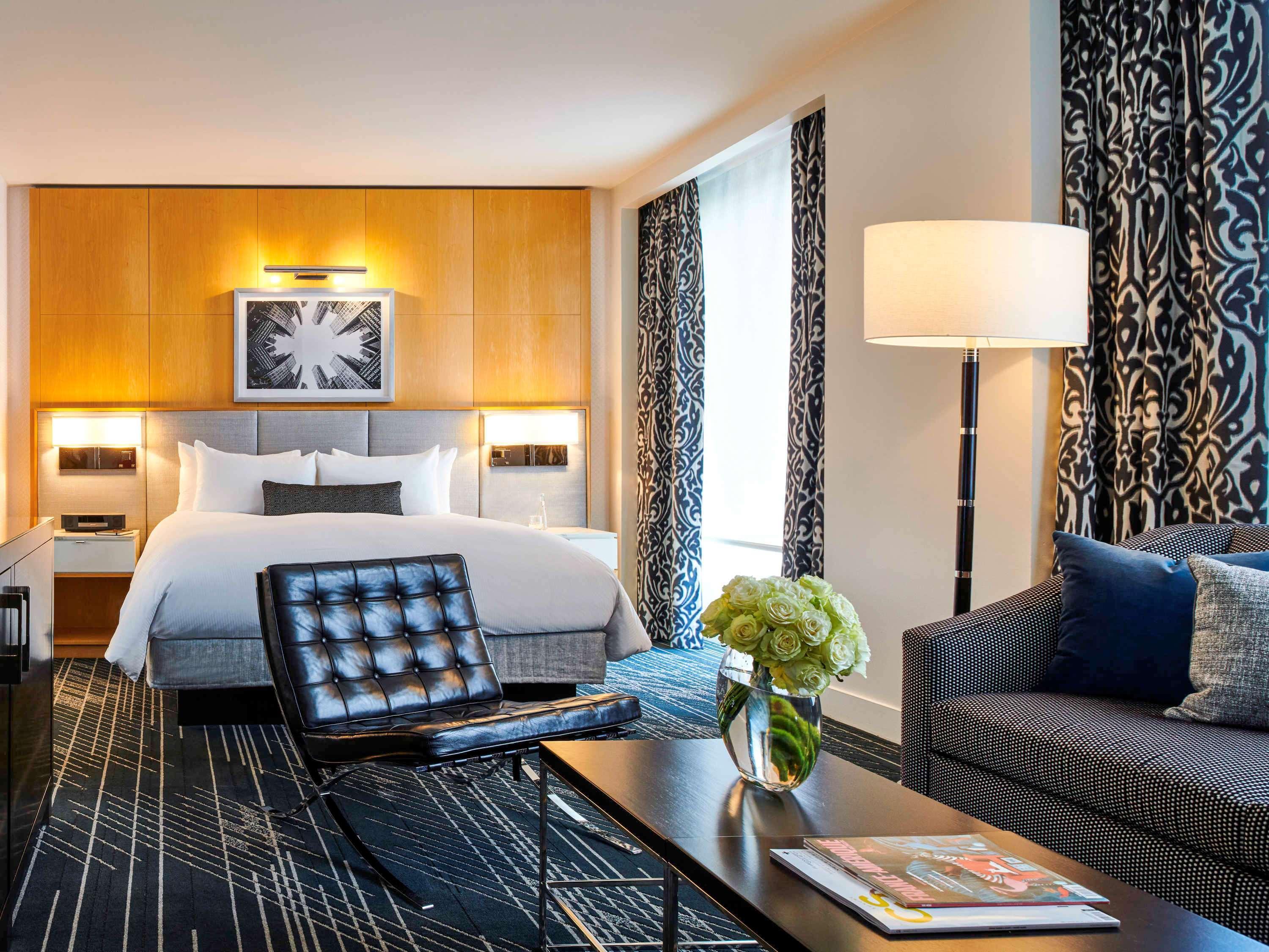 Sofitel Chicago Magnificent Mile Hotel Kültér fotó A suite at the Hotel Commonwealth