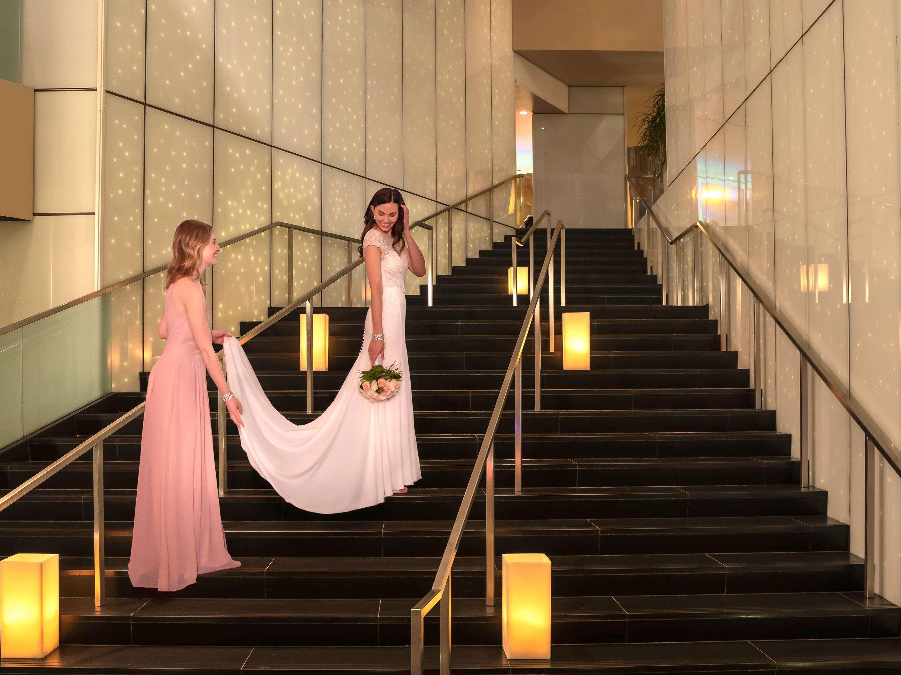 Sofitel Chicago Magnificent Mile Hotel Kültér fotó Wedding at the hotel