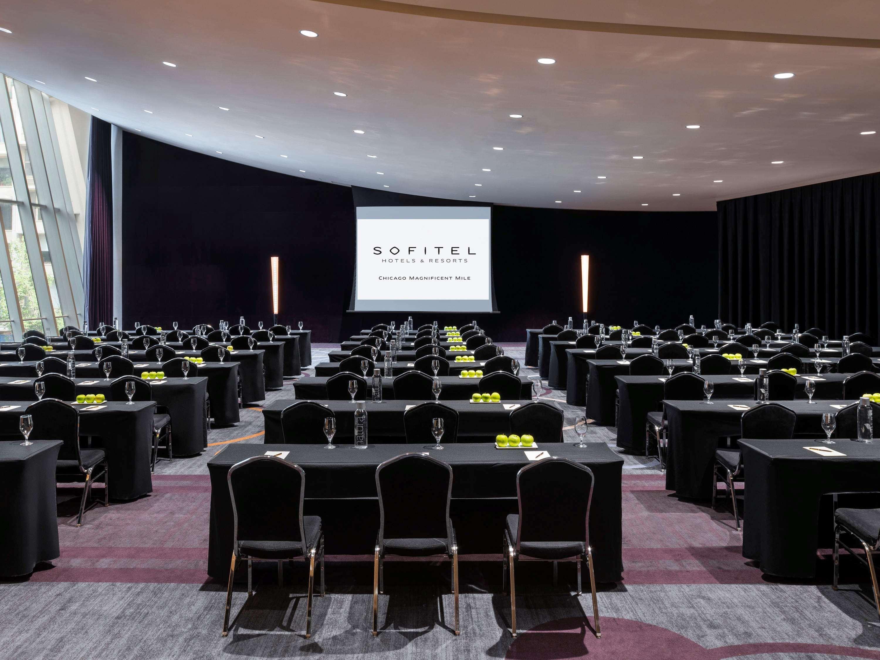 Sofitel Chicago Magnificent Mile Hotel Kültér fotó Meeting room