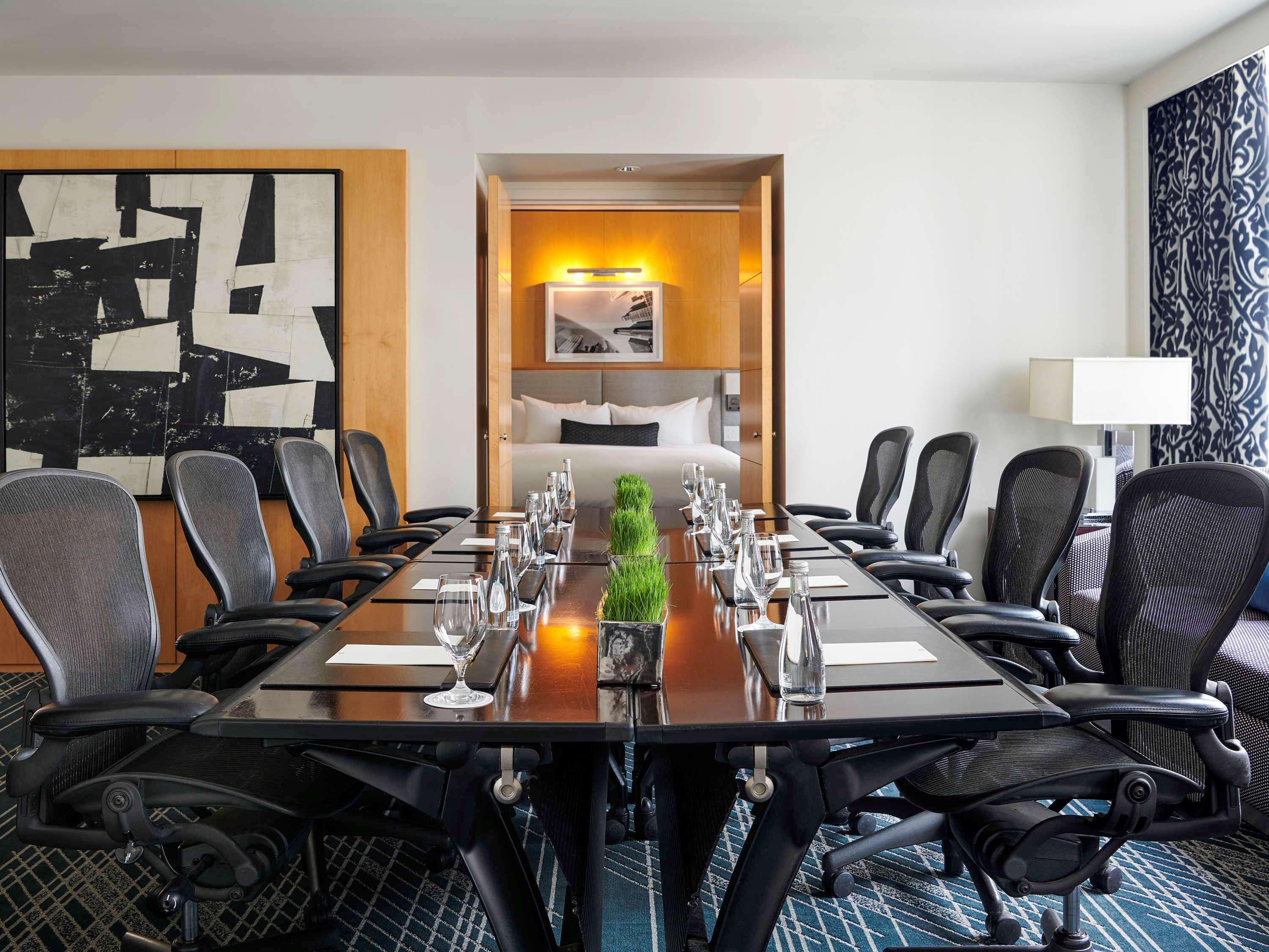 Sofitel Chicago Magnificent Mile Hotel Kültér fotó Boardroom at the Westin Palace, Madrid