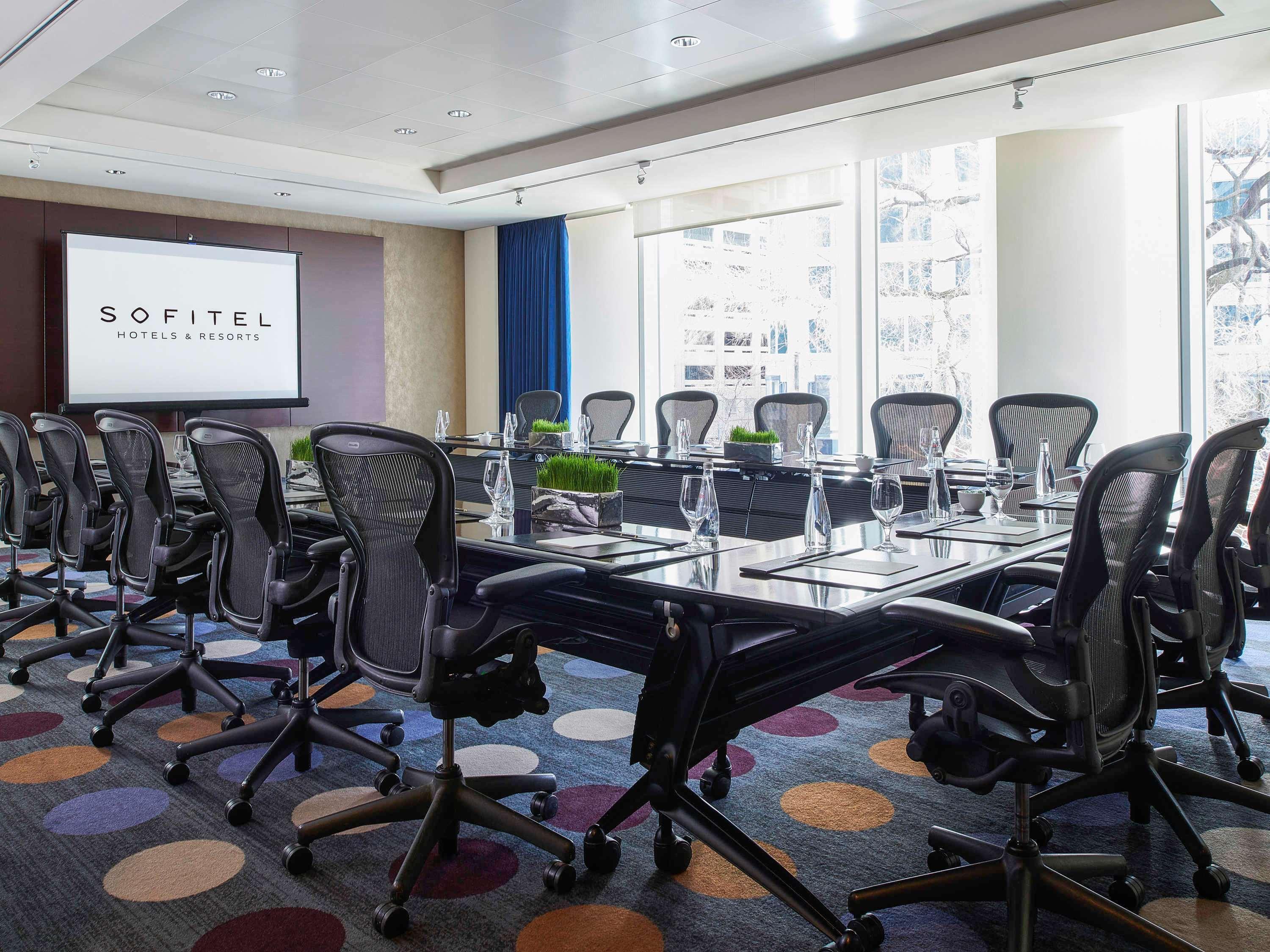 Sofitel Chicago Magnificent Mile Hotel Kültér fotó Meeting room