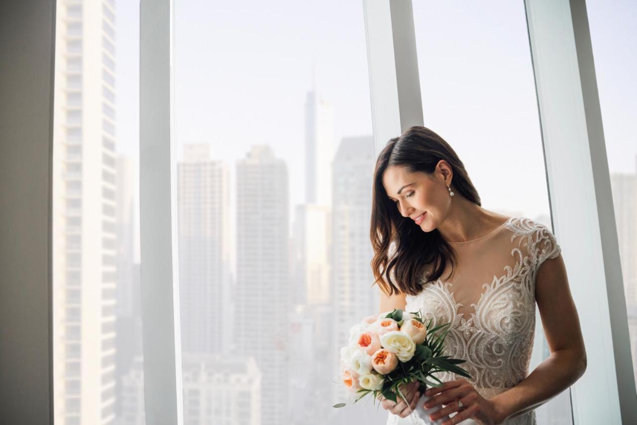 Sofitel Chicago Magnificent Mile Hotel Kültér fotó Wedding at One World Trade Center